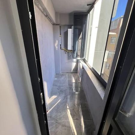 Zeytinburnu Merkezi Konumda, Sifir Daire & Esyalar Apartamento Istambul Exterior foto