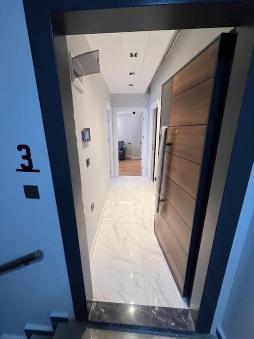 Zeytinburnu Merkezi Konumda, Sifir Daire & Esyalar Apartamento Istambul Exterior foto