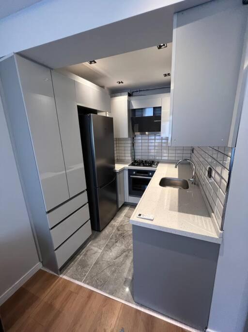 Zeytinburnu Merkezi Konumda, Sifir Daire & Esyalar Apartamento Istambul Exterior foto